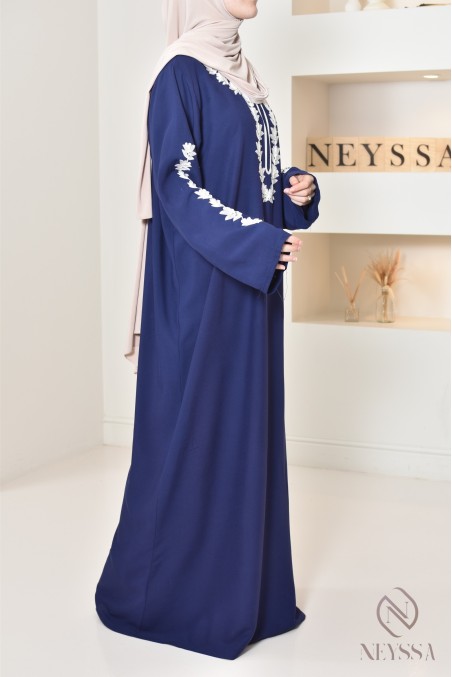 Lange Gandoura im traditionellen marokkanischen Stil