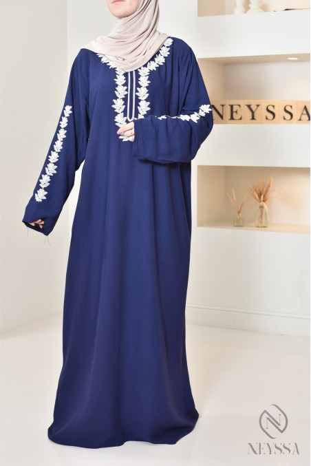 Lange Gandoura im traditionellen marokkanischen Stil