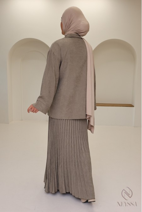 Ensemble 2 pièces taupe jupe longue plissée et haut cache cœur