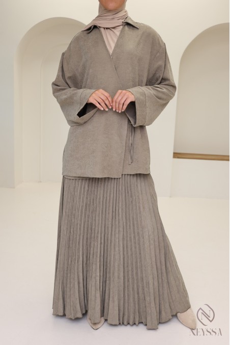 Ensemble 2 pièces taupe jupe longue plissée et haut cache cœur