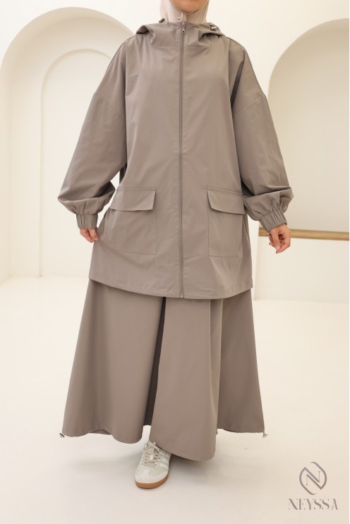 Set für Damen in Taupe aus wasserabweisendem Stoff, Jacke + Rock