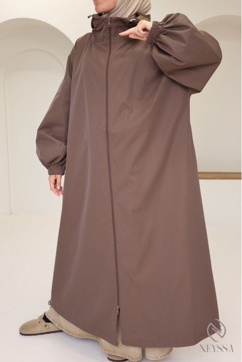 Long jacket with zip and parka-style hood, ideal for rainy weather