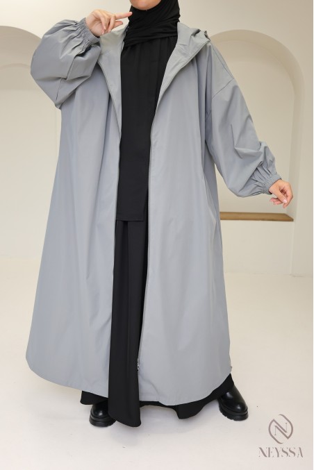 Longue veste grise femme avec capuche intégrée, tissu hydrofuge
