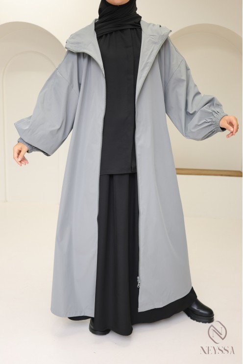 Longue veste grise femme avec capuche intégrée, tissu hydrofuge