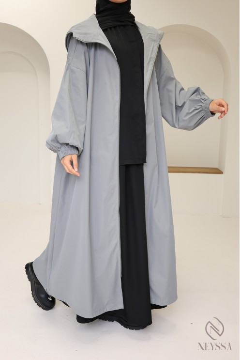 Longue veste grise femme avec capuche intégrée, tissu hydrofuge