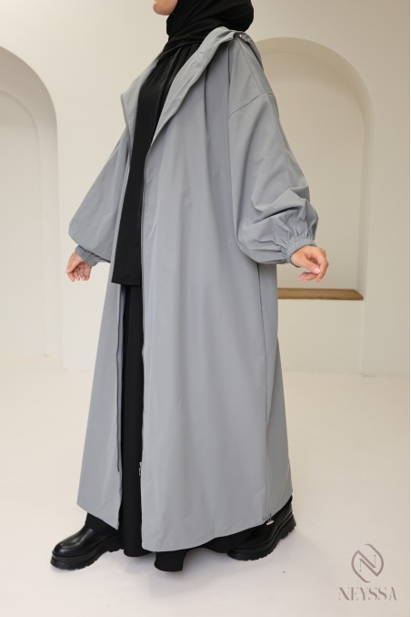 Longue veste grise femme avec capuche intégrée, tissu hydrofuge