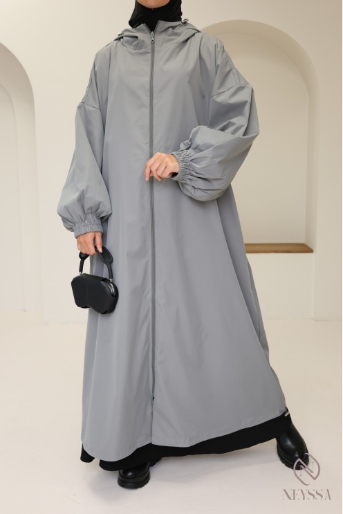 Longue veste grise femme avec capuche intégrée, tissu hydrofuge