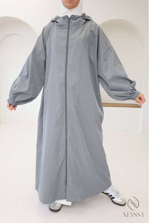 Longue veste grise femme avec capuche intégrée, tissu hydrofuge