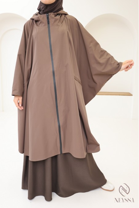 Water-repellent brown poncho with zipper closure, hijab-friendly