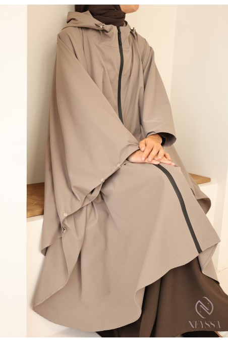 Wasserabweisender Poncho in Taupe mit Kapuze und Reißverschluss