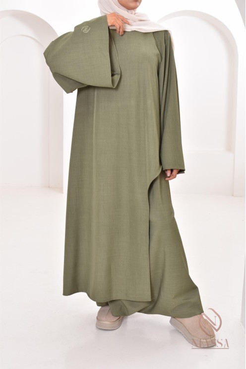 Mastoura tunic for Muslim women, perfect for everyday wear.