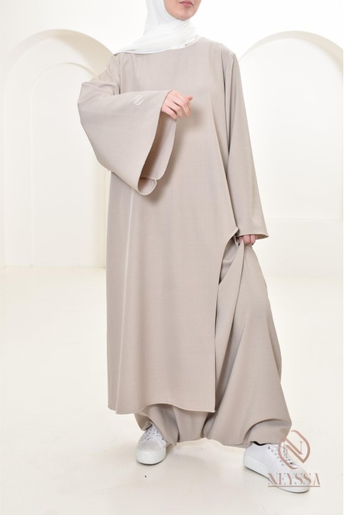 Tunique mastoura pour femme musulmane, parfaite pour tous les jours.