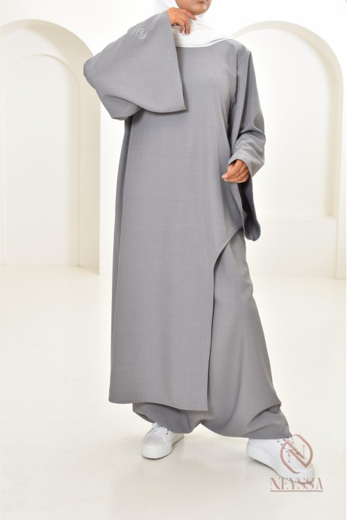 Mastoura tunic for Muslim women, perfect for everyday wear.