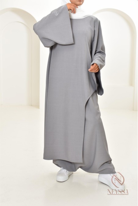Mastoura tunic for Muslim women, perfect for everyday wear.