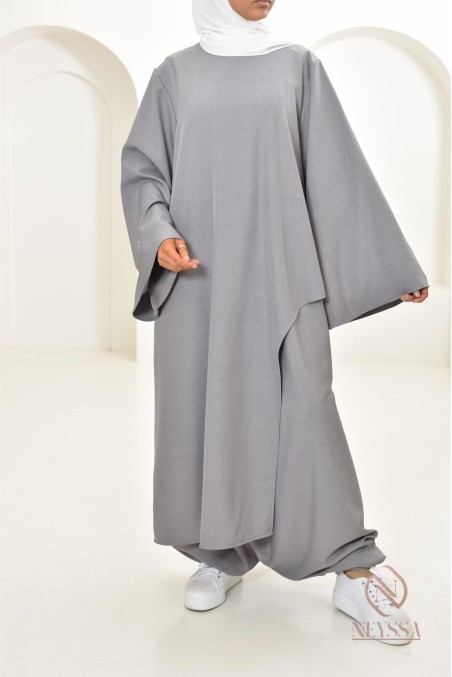 Mastoura tunic for Muslim women, perfect for everyday wear.