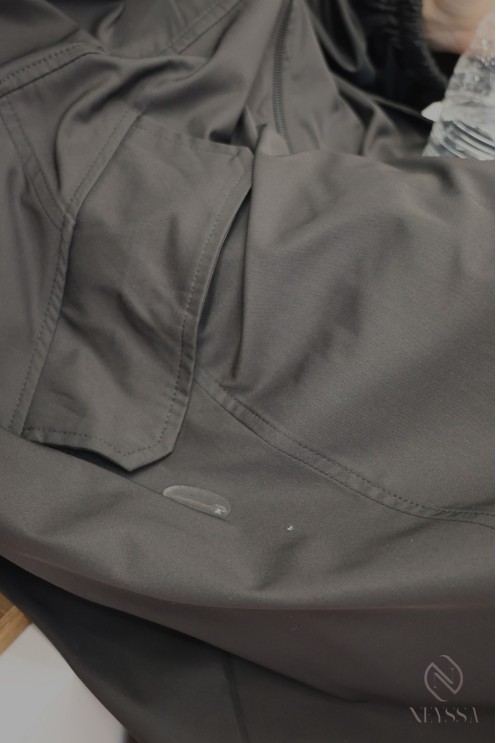 Parka longue style sportwear tissu coupe vent, à capuche femme hijabi
