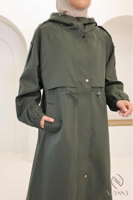 Manteau long pour femme style parka chic kaki, temps pluvieux