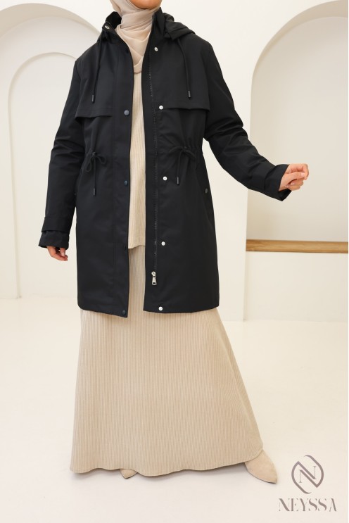 Mittellanger schwarzer Parka für Damen aus wasserabweisendem Stoff