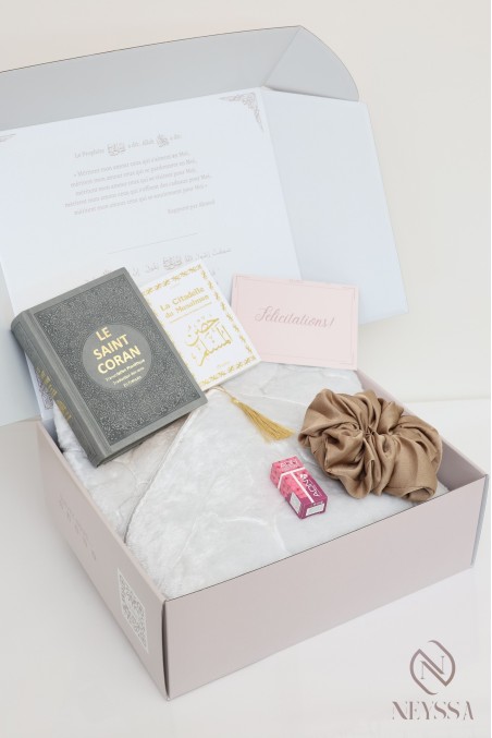 Idée de cadeau box pour femme musulmane coran blanc + tapis