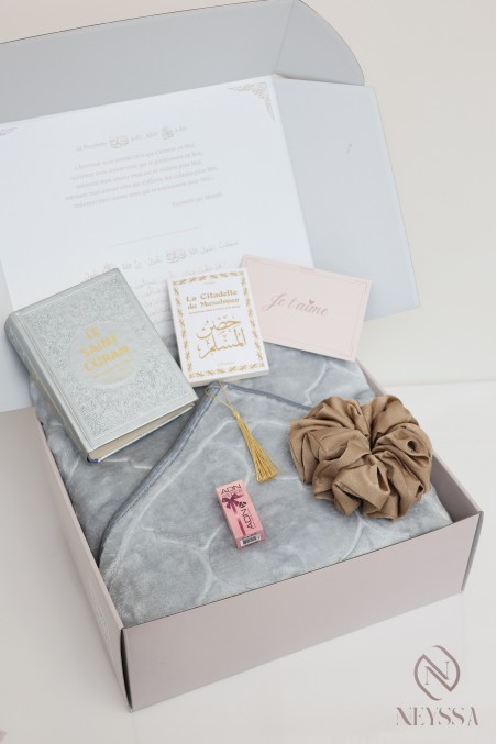 Geschenkbox für muslimische Frauen: Gebetsteppich + Koran