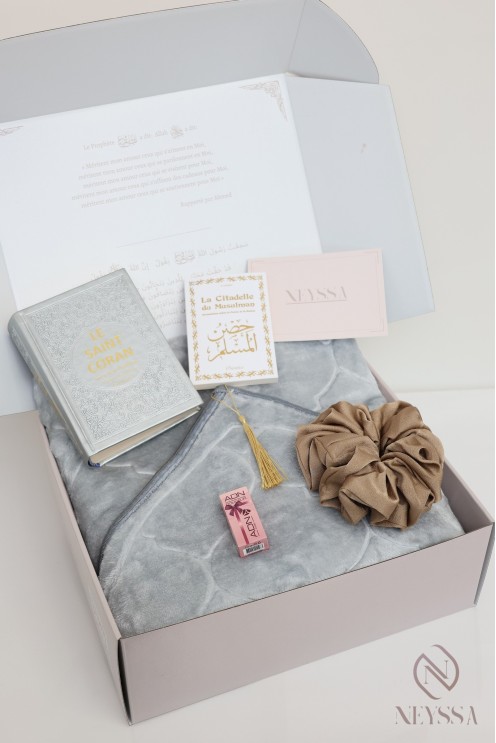 Geschenkbox für muslimische Frauen: Gebetsteppich + Koran