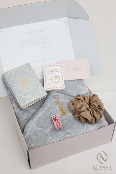 Geschenkbox für muslimische Frauen: Gebetsteppich + Koran