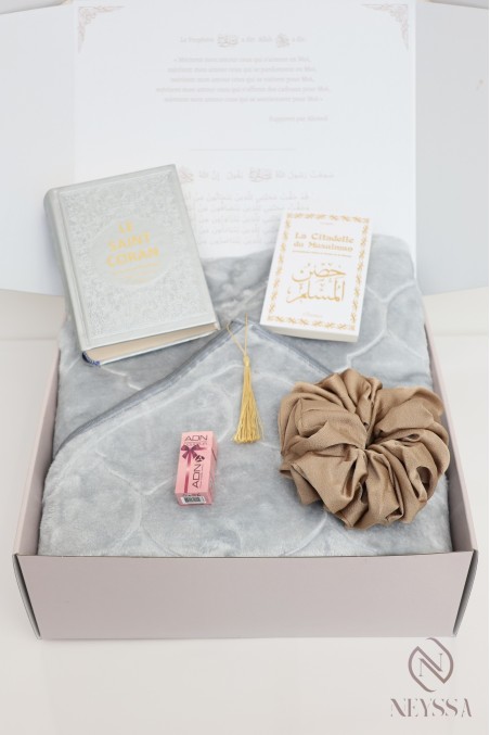 Geschenkbox für muslimische Frauen: Gebetsteppich + Koran