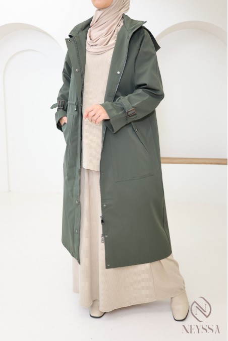 Veste kaki longue style parka pour femme hijabi, avec capuche