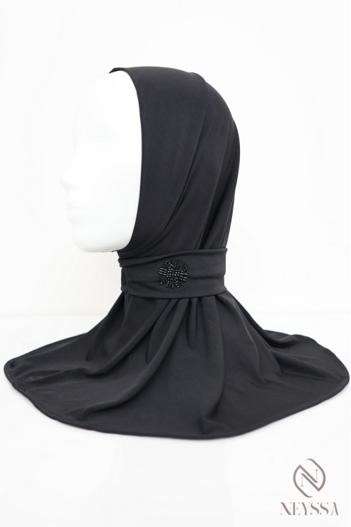 Hijab-Kapuze mit Knöpfen aus Premium-Jersey, mit Perlenmuster