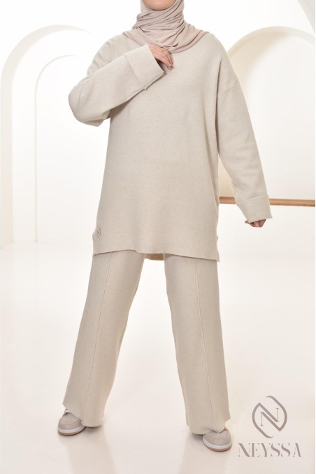 ensemble maille beige tunique et pantalon, hijabi outfit by Neyssa