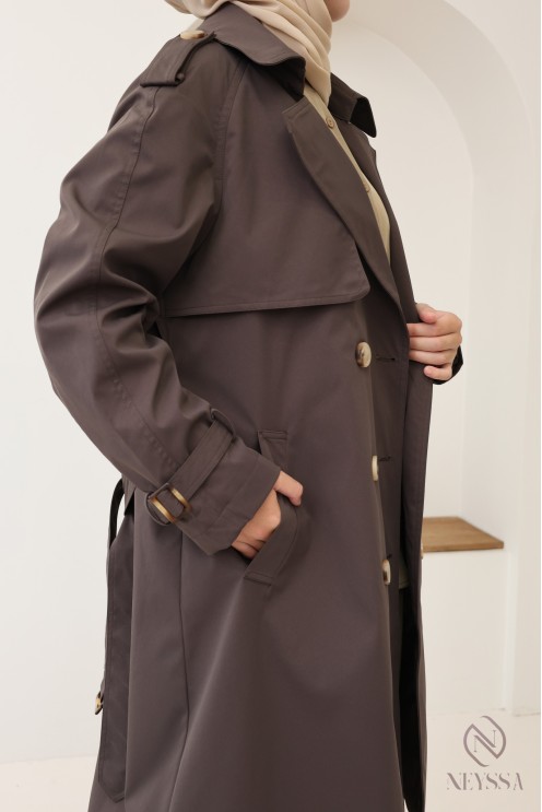 Long brown trench coat for women with headscarves, trendy, must-have