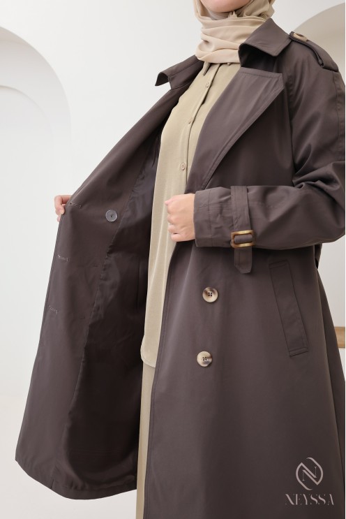 Long brown trench coat for women with headscarves, trendy, must-have