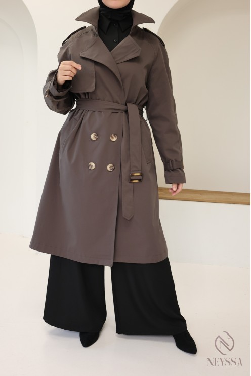 Long brown trench coat for women with headscarves, trendy, must-have