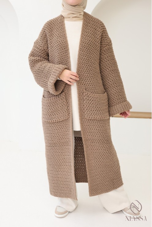 Maxi Gilet long taupe en maille pour femme hijabi, pour l'automne