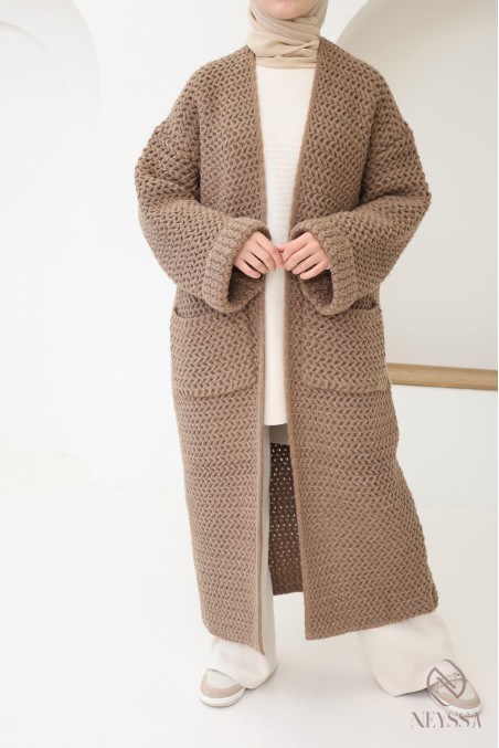 Maxi Gilet long taupe en maille pour femme hijabi, pour l'automne
