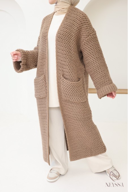Maxi Gilet long taupe en maille pour femme hijabi, pour l'automne