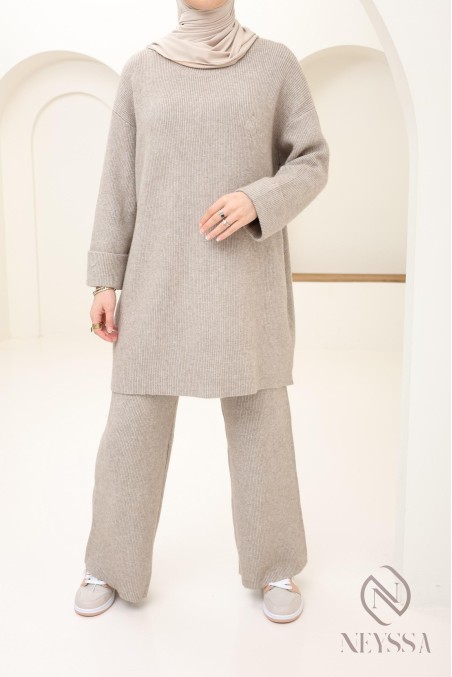 Modern 2-piece hijabi set, sweater with knit pants Neyssa