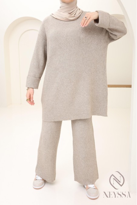 Modern 2-piece hijabi set, sweater with knit pants Neyssa