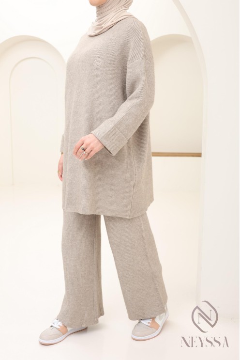 Modern 2-piece hijabi set, sweater with knit pants Neyssa