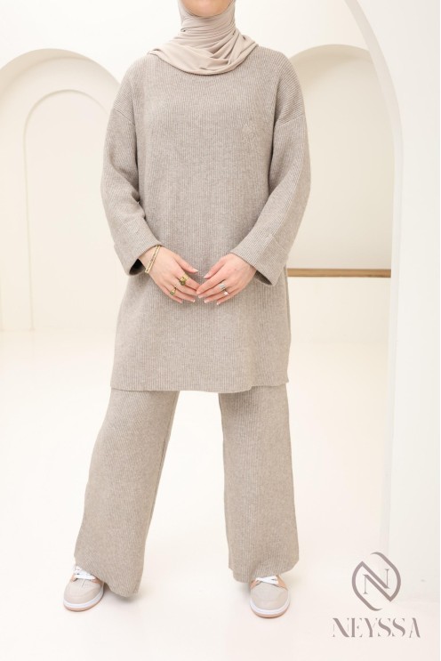 Modern 2-piece hijabi set, sweater with knit pants Neyssa