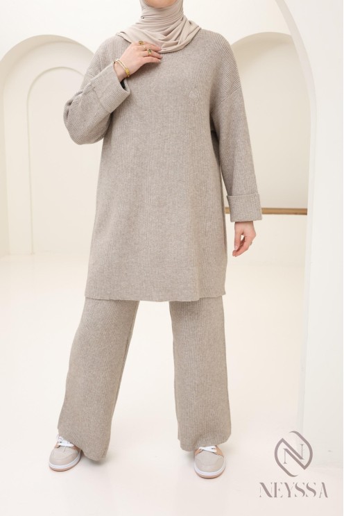 Modern 2-piece hijabi set, sweater with knit pants Neyssa