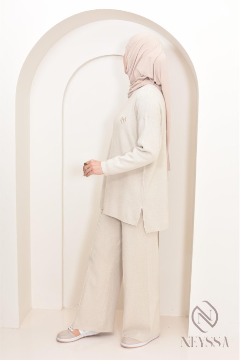ensemble femme beige en maille tissée, style cocooning, by Neyssa