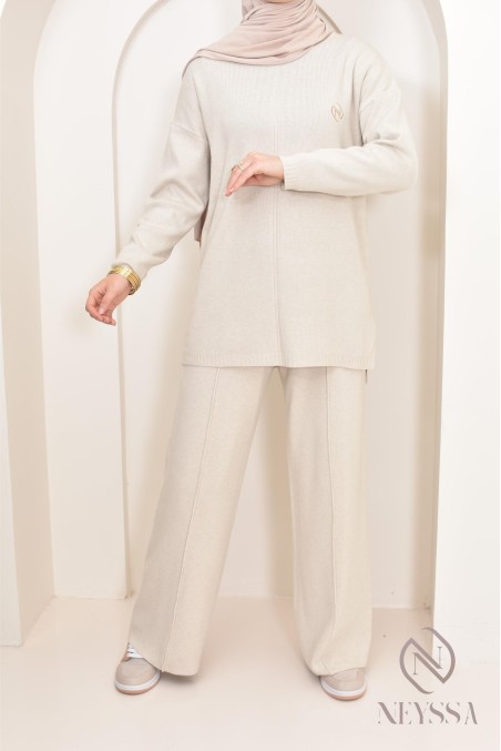 ensemble femme beige en maille tissée, style cocooning, by Neyssa