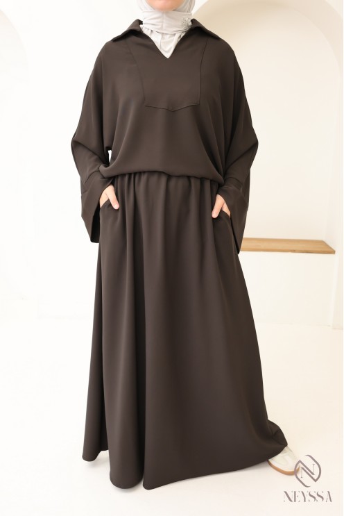 Brown women's set with blouse and elastic waist skirt