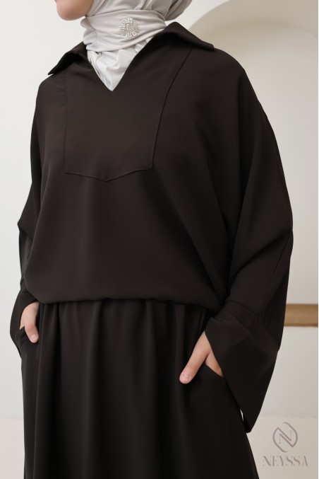 Brown women's set with blouse and elastic waist skirt