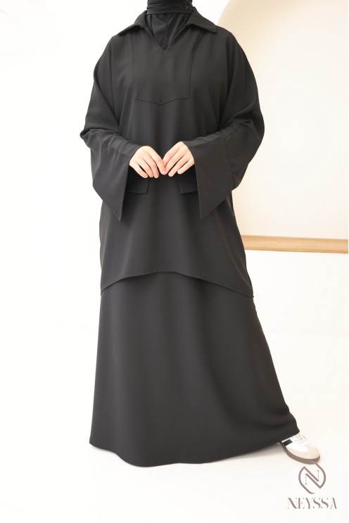 Schwarzes Ensemble aus Bluse und weitem Rock aus Crêpe-Stoff