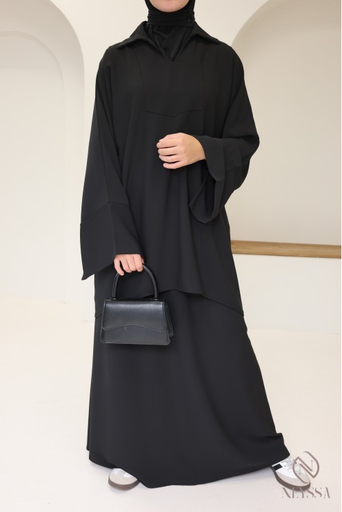 Schwarzes Ensemble aus Bluse und weitem Rock aus Crêpe-Stoff