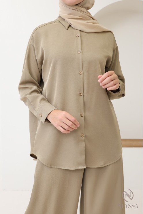 Trendy mid-length flowing button-down shirt for hijabi women