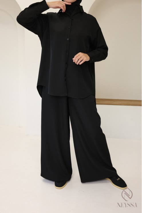 Trendy mid-length flowing button-down shirt for hijabi women