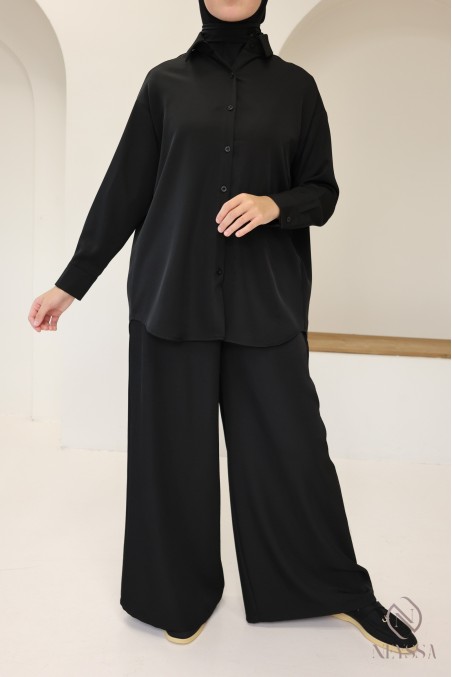 Trendy mid-length flowing button-down shirt for hijabi women